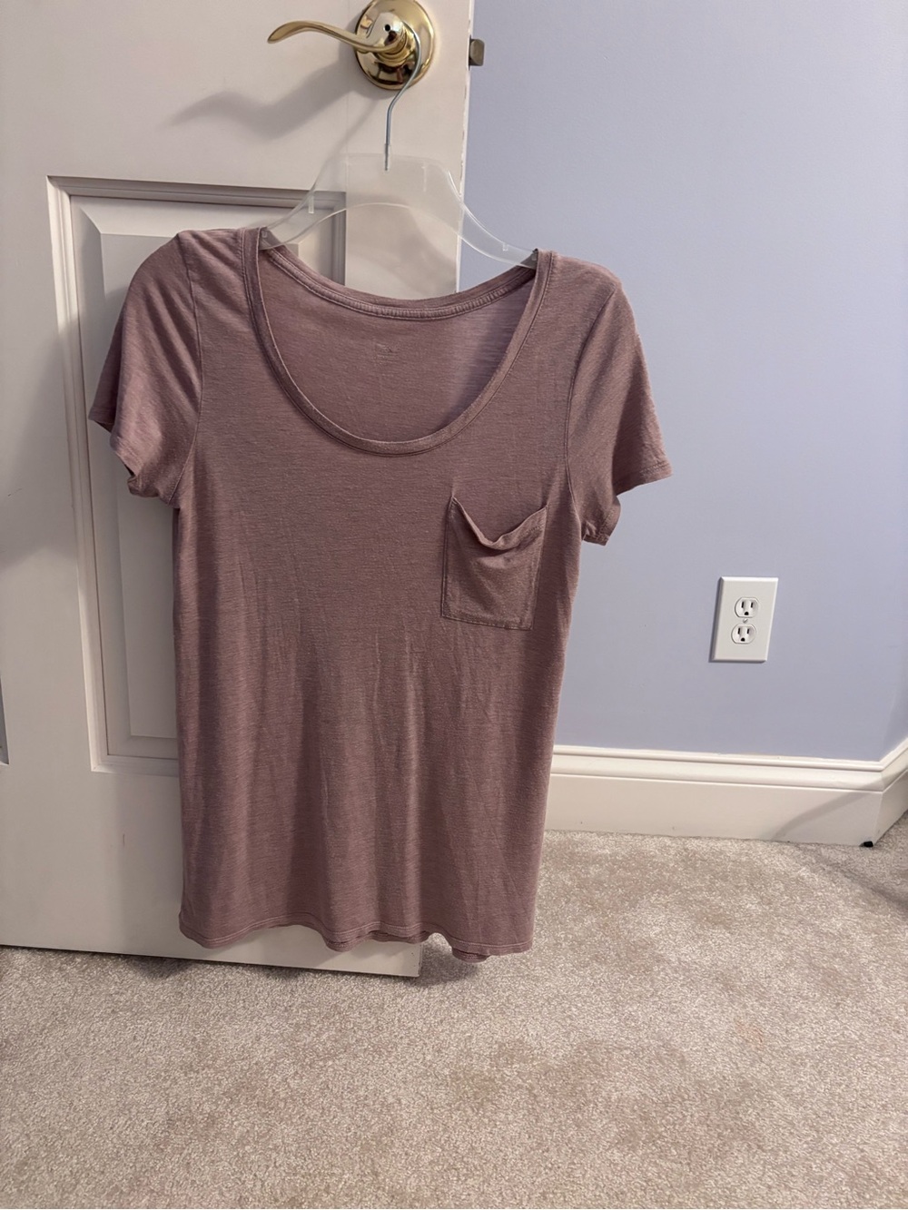 Classic Scoop Neck Pocket Tee in Dusty Mauve